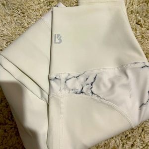 Buff Bunny Marble leggings